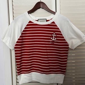 beautiful blouse, very comfortable, original.